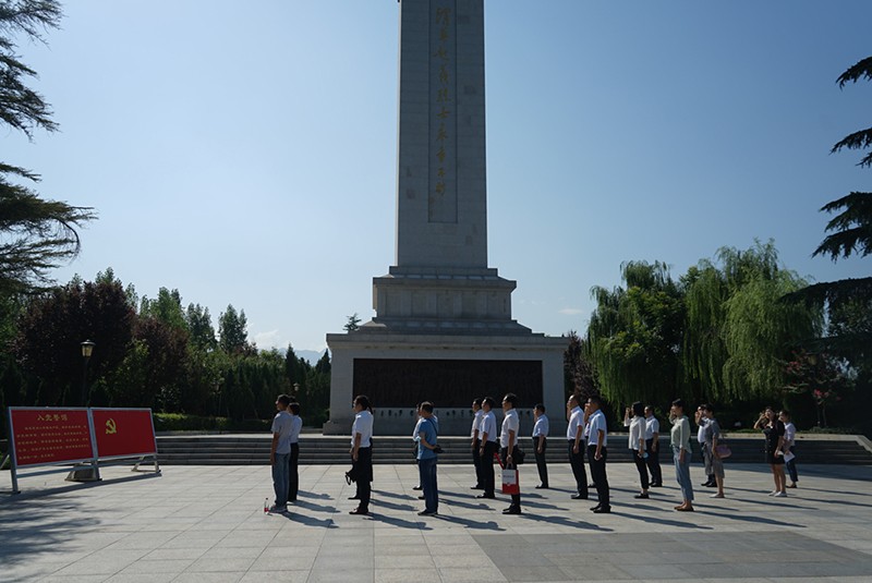 “追尋紅色記憶 凝聚奮進力量”——學(xué)生處黨支部與黨政辦公室黨支部開展聯(lián)合主題黨日活動