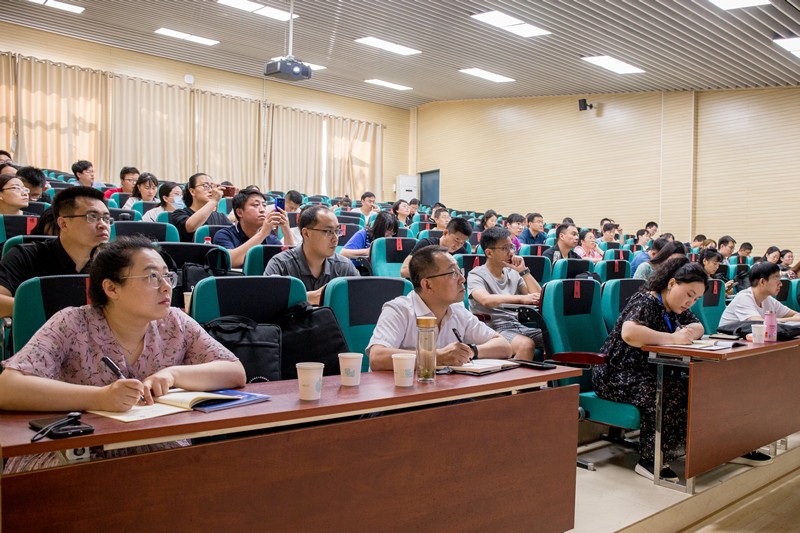 承德醫(yī)學院科級干部綜合能力提升培訓班開班